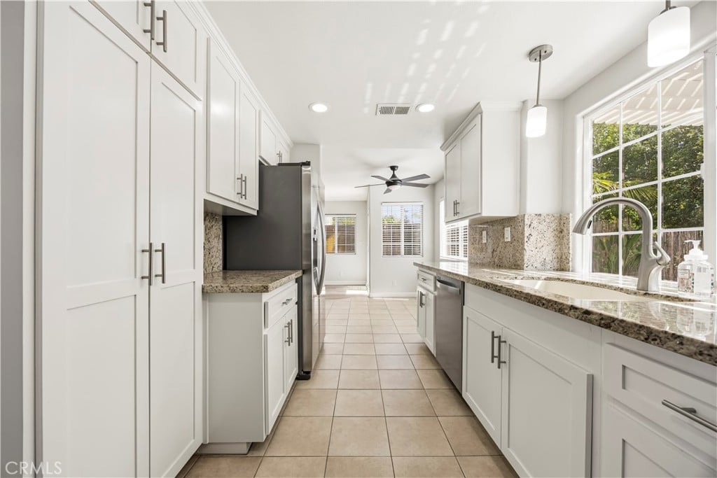 3129 San Helena Dr