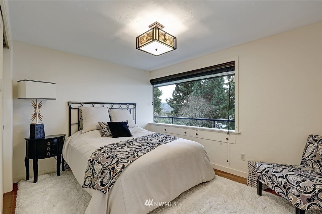 11955 Marine View Dr SW