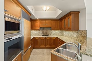 2777 Paradise Rd #1208