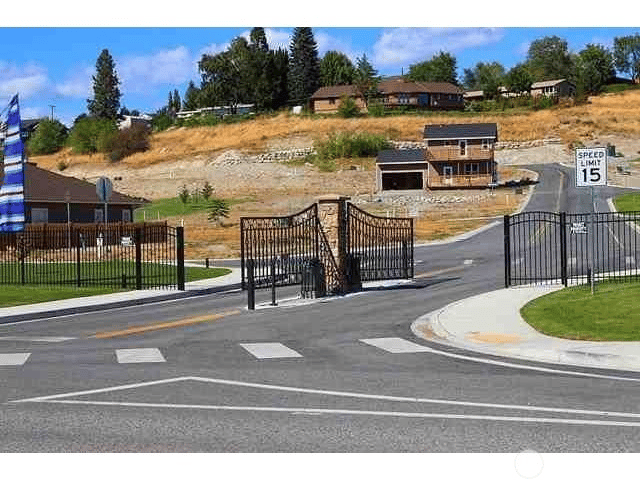 106 Village Dr