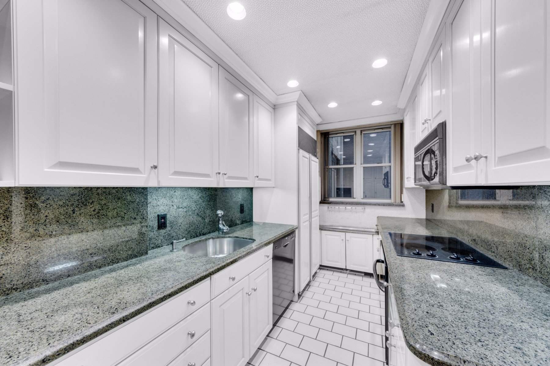  475 Park Avenue, #4A