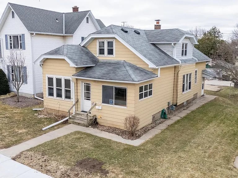 151 Edgewood Ln