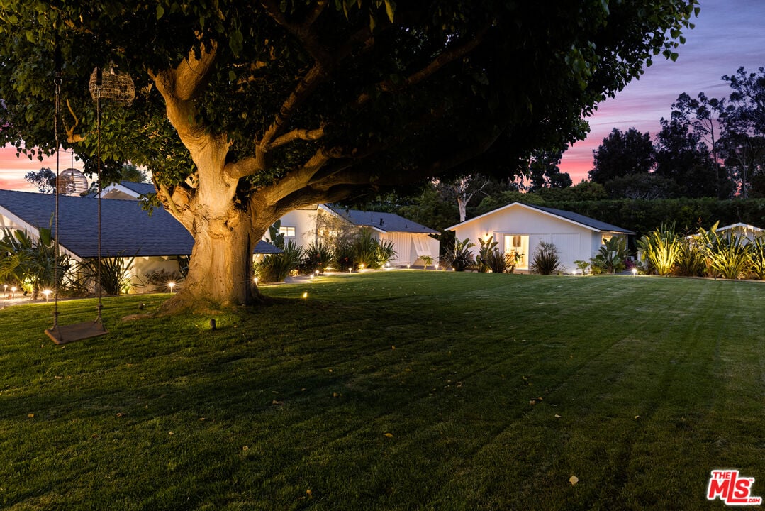 Echelon Pavilion, Grayfox St, 90265