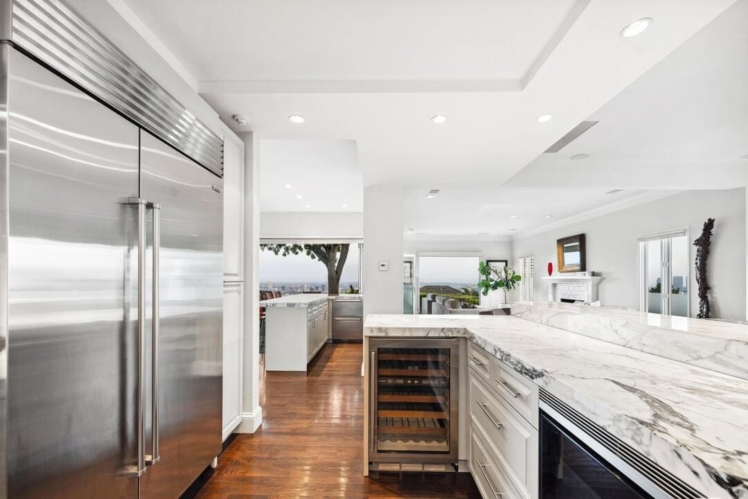 Sierra Mar Dr, 90069