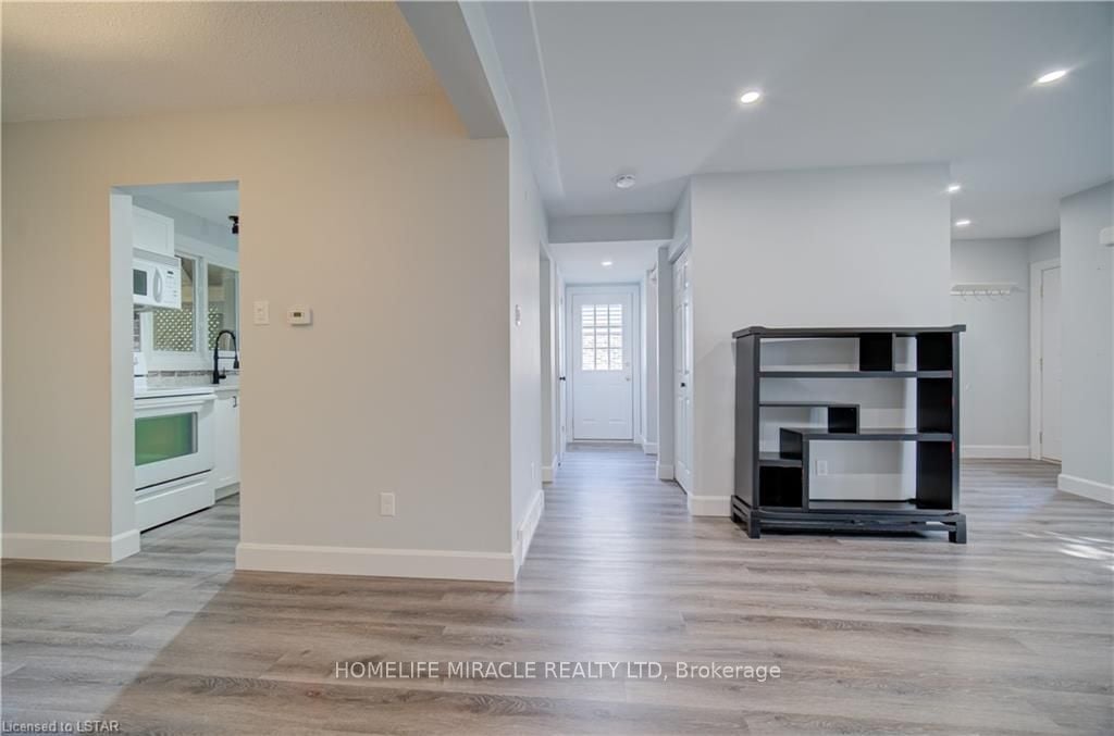 29 Ranchwood Cres