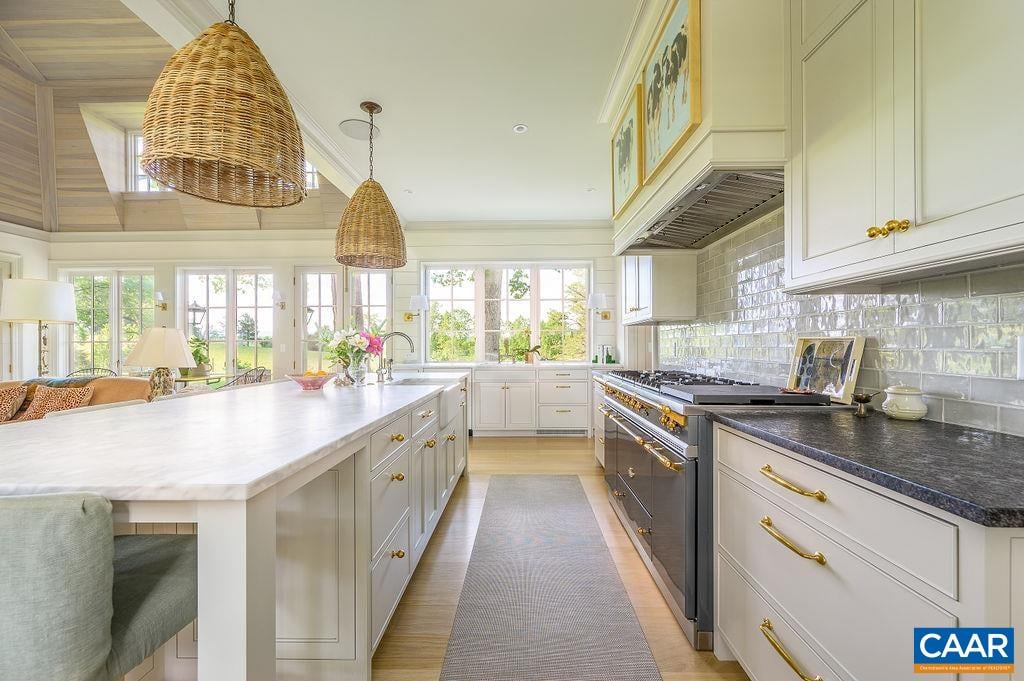 1510 Echo Hill Farm
