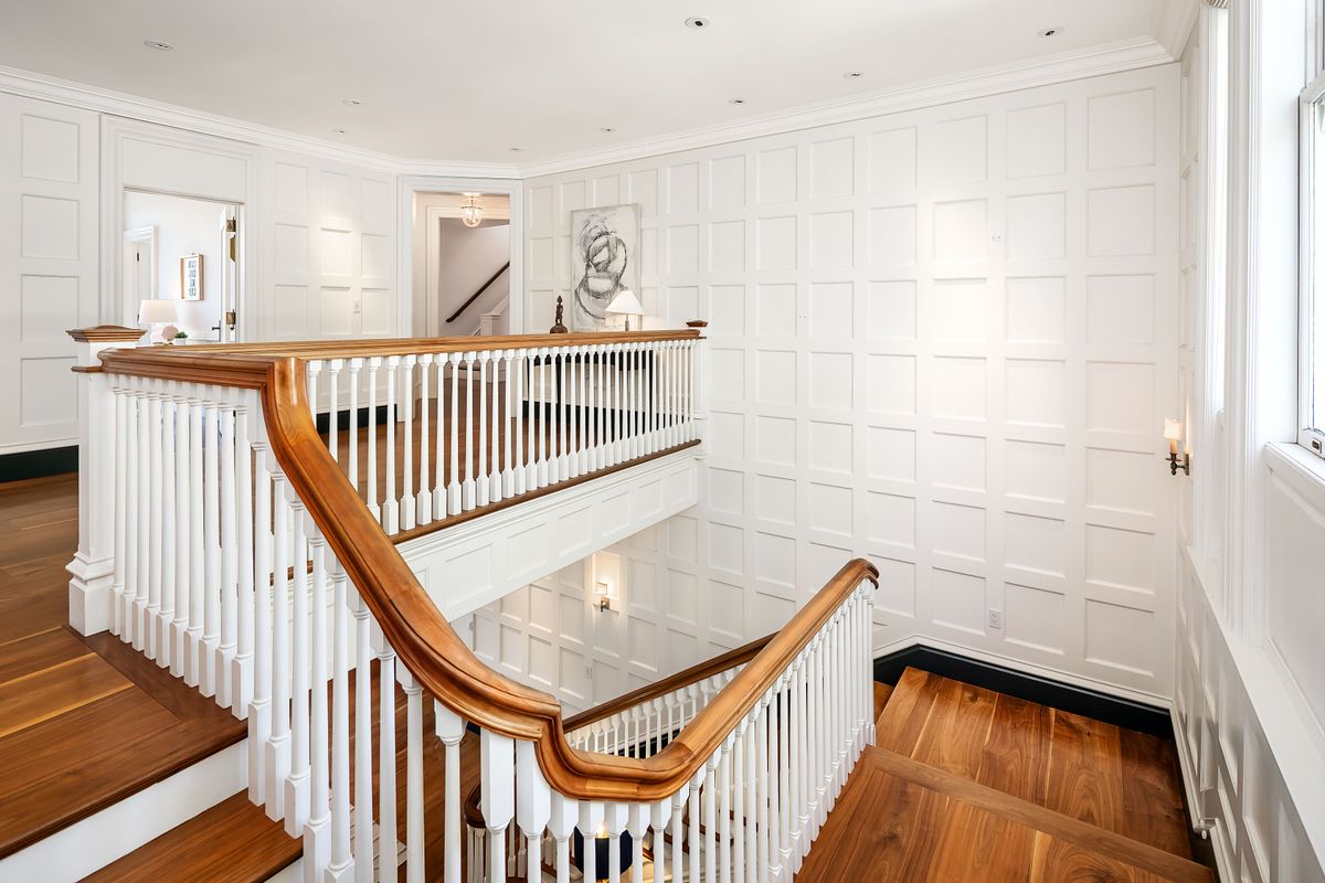 25 Crocker Ave