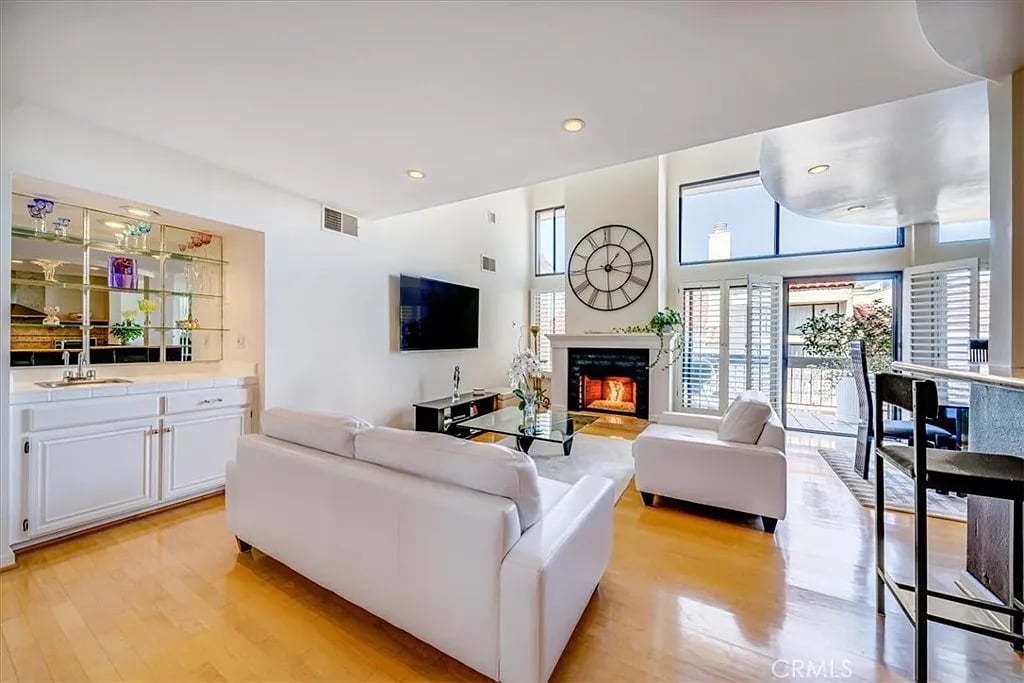 8180 Manitoba St Apt 359