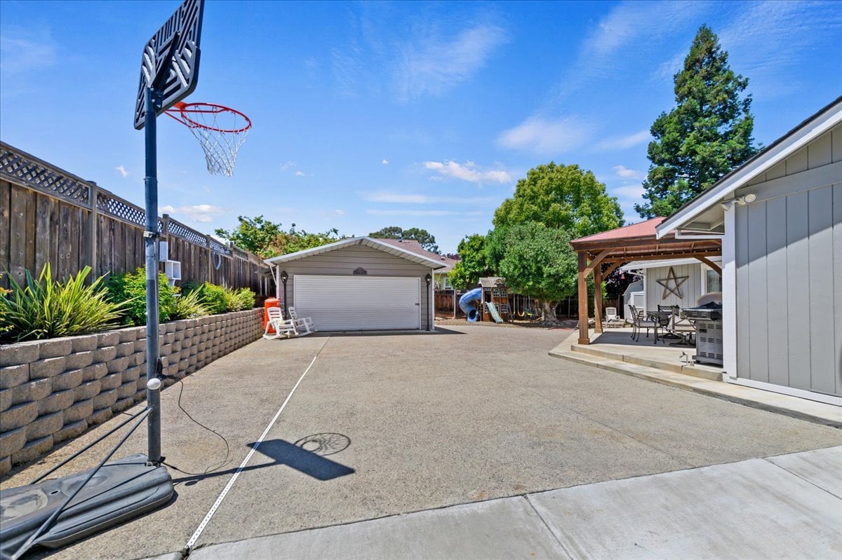 335 Beverly Street