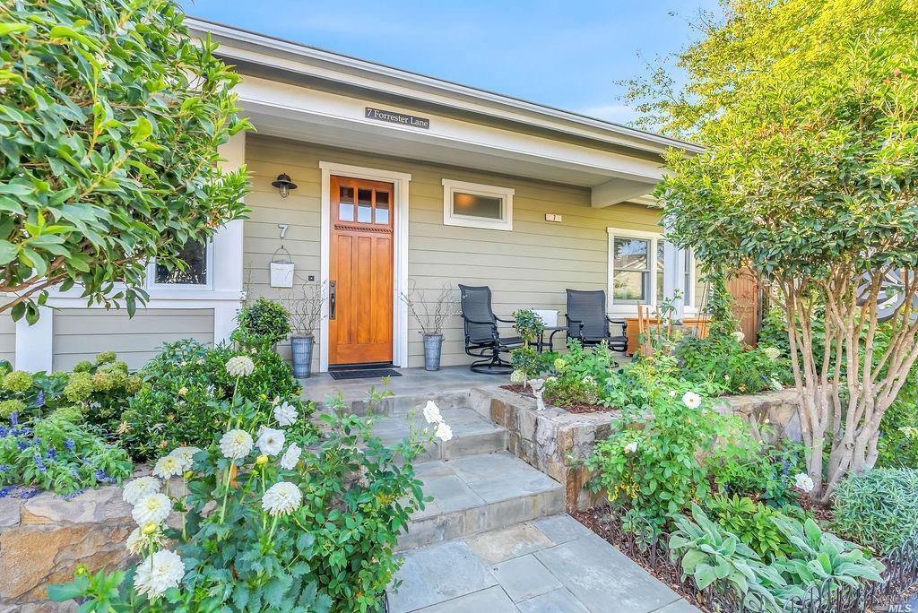 7 Forrester Ln