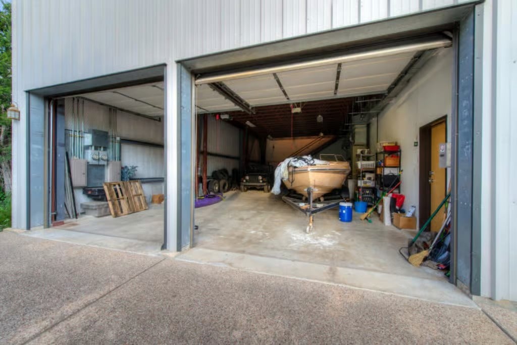 7100 Comanche Trail