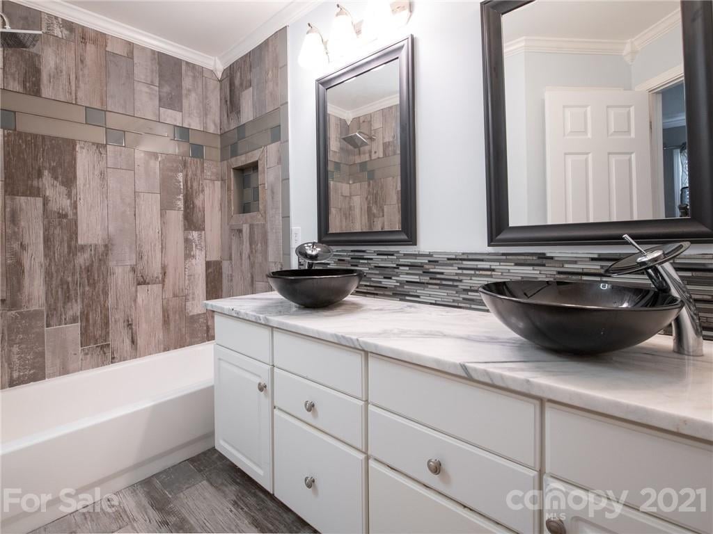 5552 Piper Glen Dr