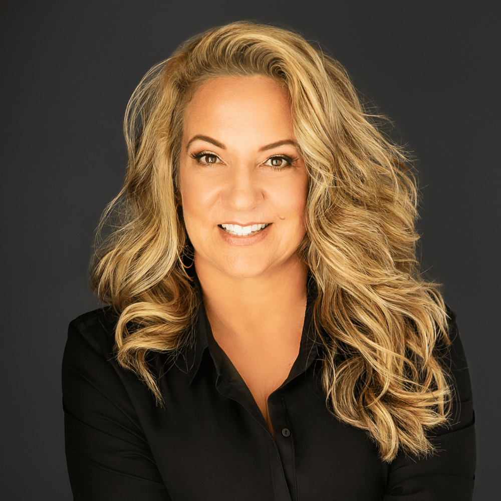 Stephanie Paige Valencia, CA Real Estate Agent Headshot