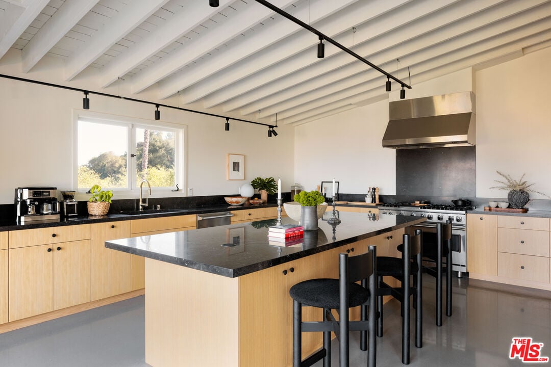 Crownfall Reserve, Edwin Dr, 90046