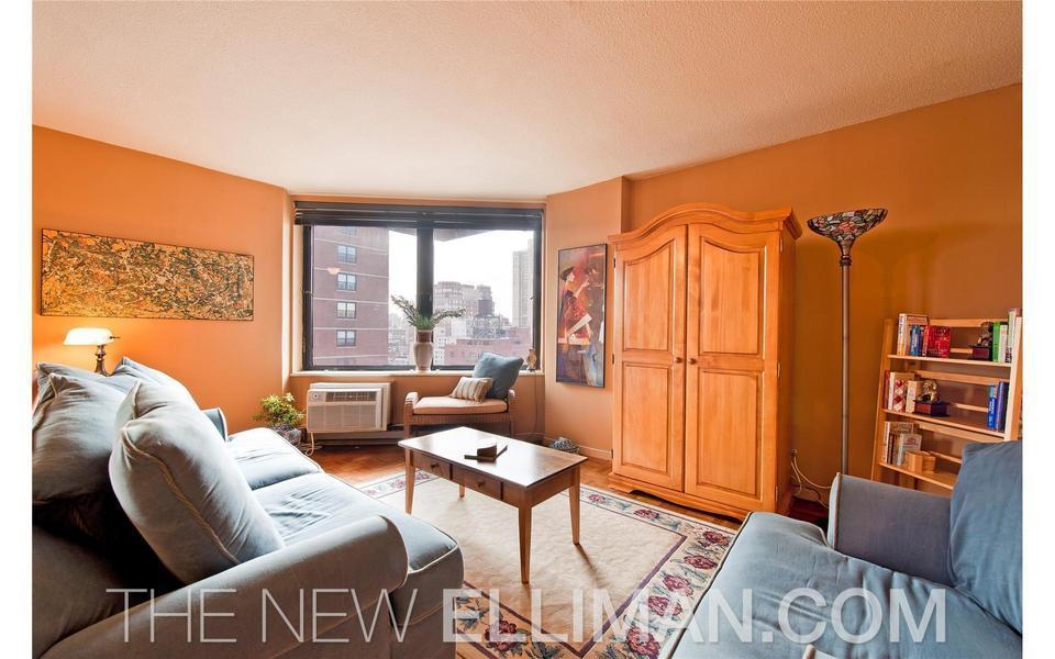 1601 3rd Ave, #18C
