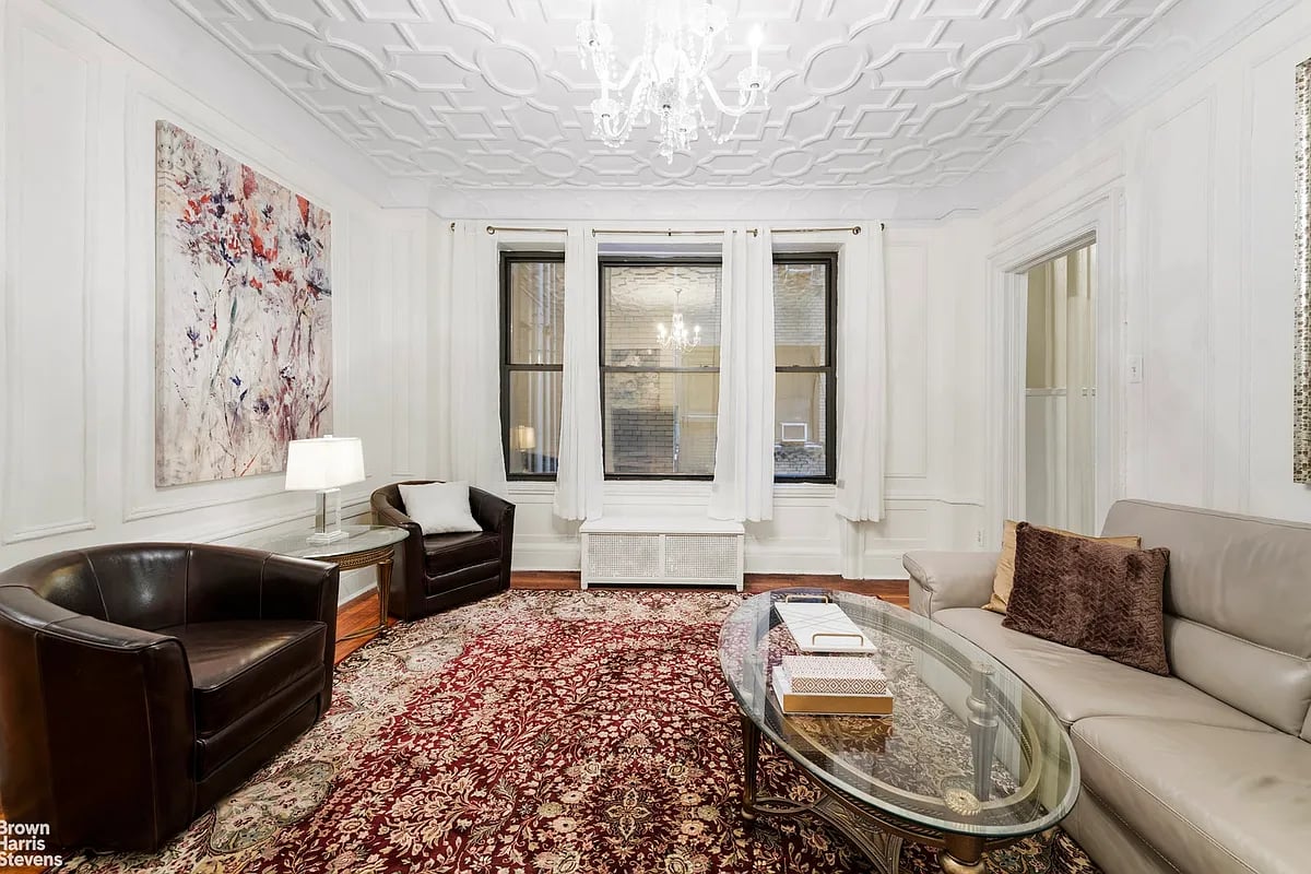 200 W 54th St, #3H