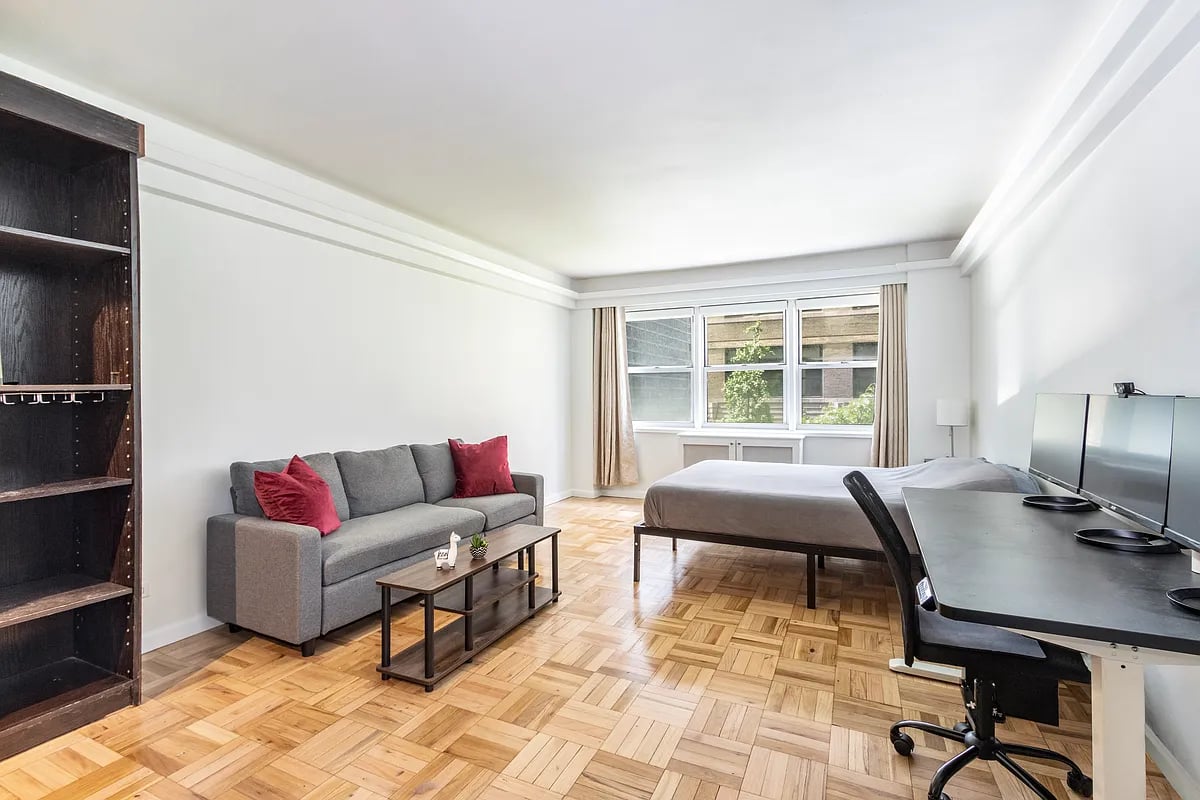 321 East 45th Street 5E