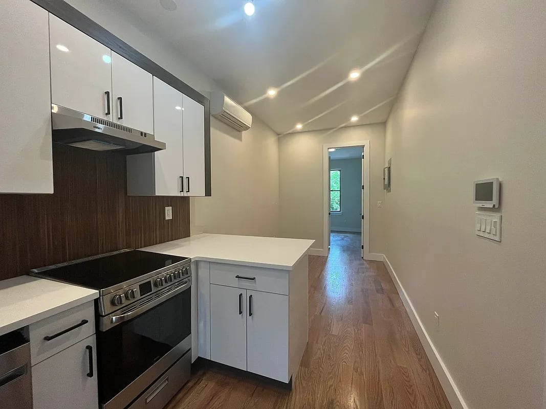 512 Onderdonk Ave 3R