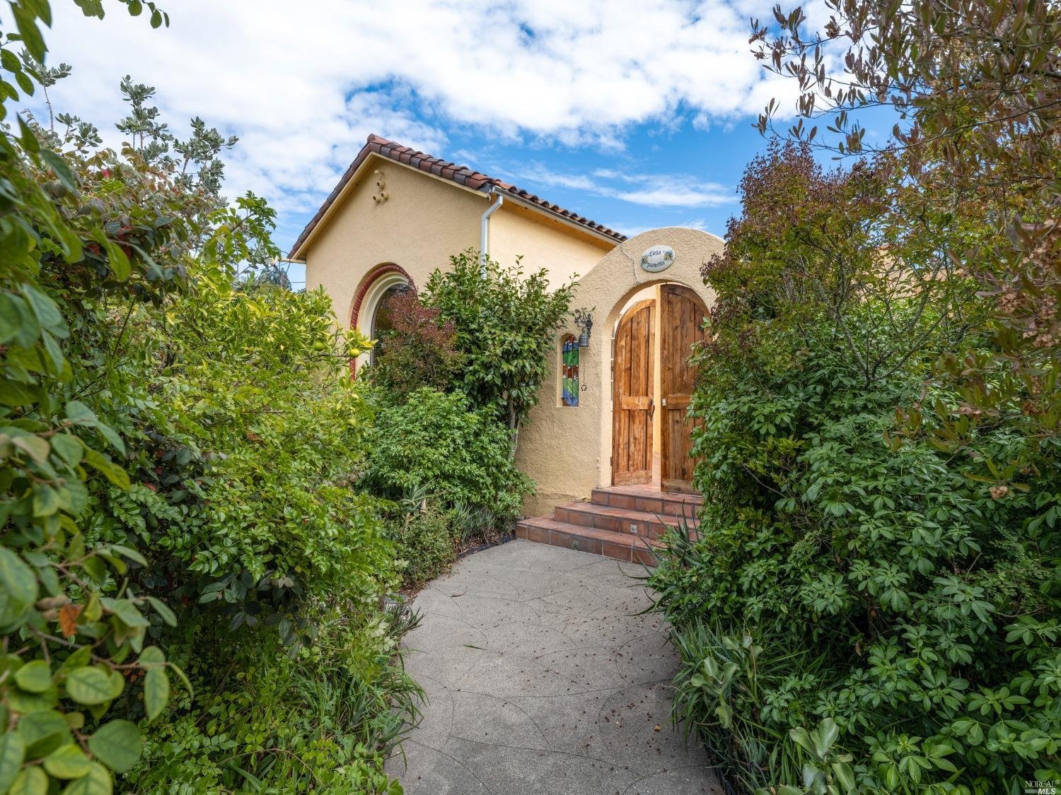 144 Magnolia Ave