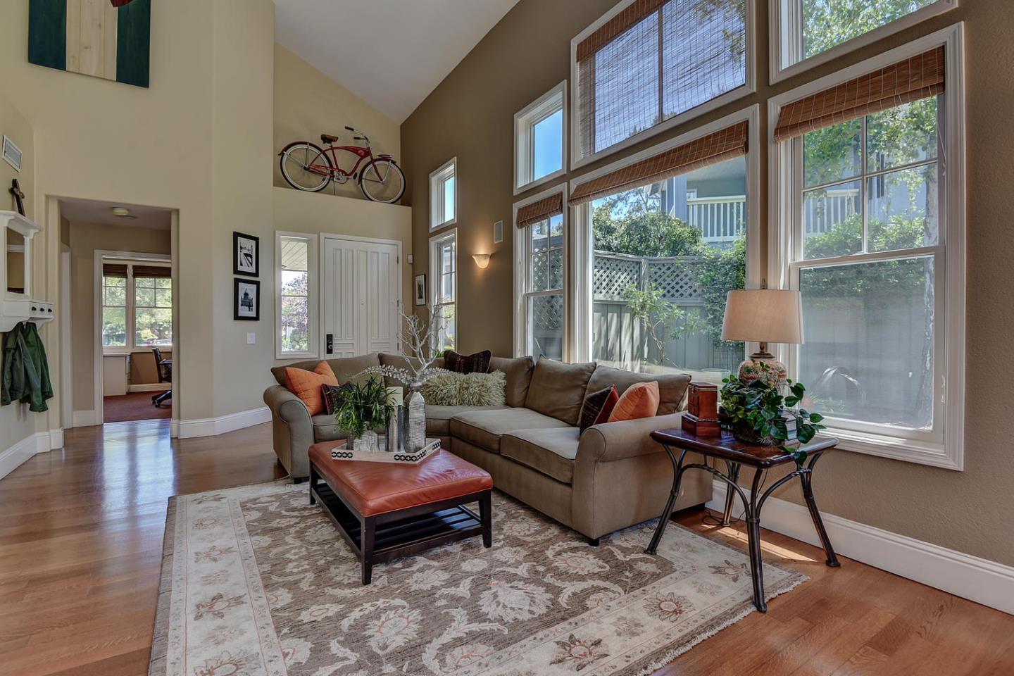 151 Serra Ct