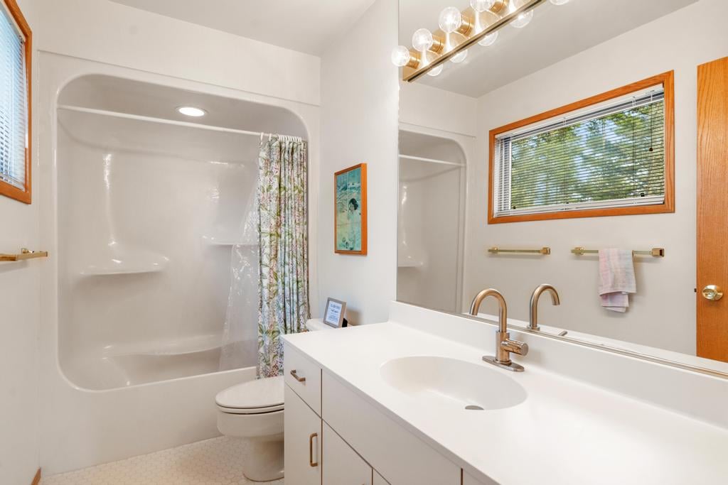 Ferry Rd, Lake Charlevoix