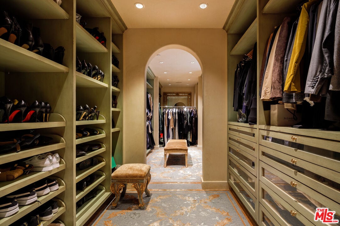38 Beverly Park Cir