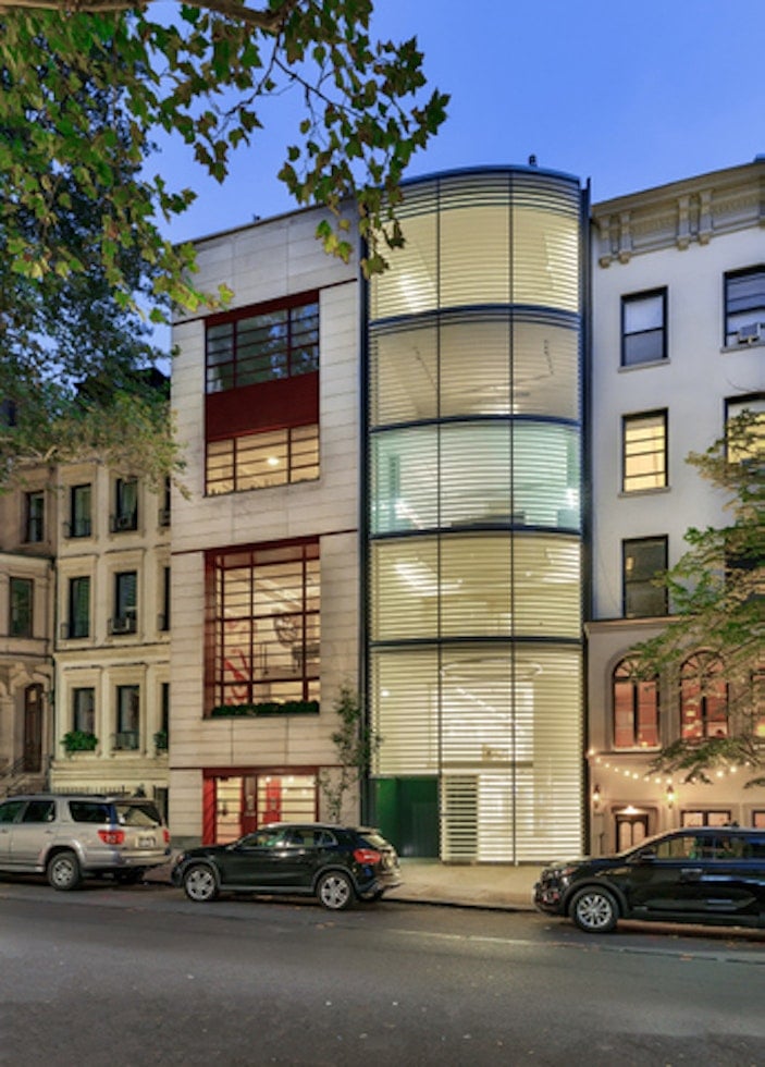 162 E 64th St