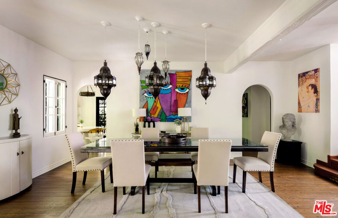 Sunset Vale Ave, 90069