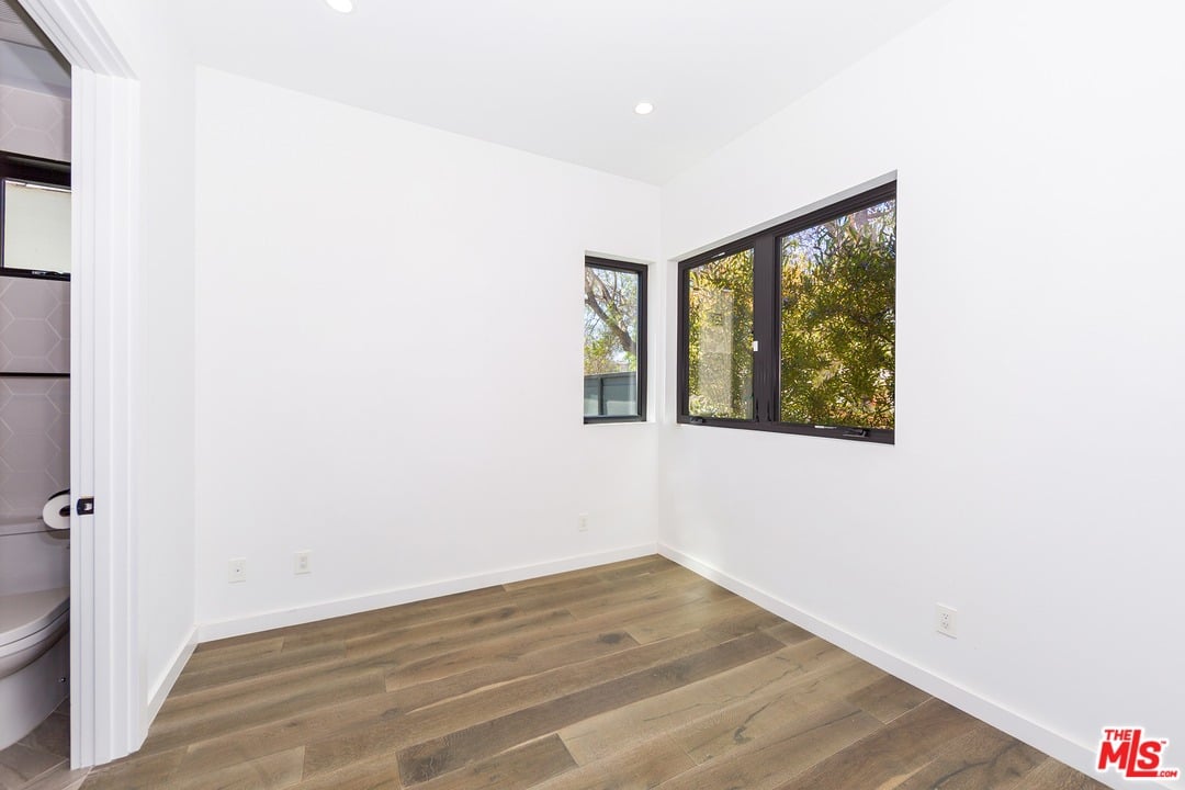 2546 Wellesley Ave