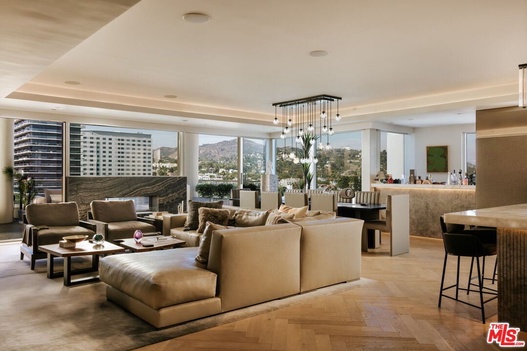 6250 Hollywood Blvd, #14A