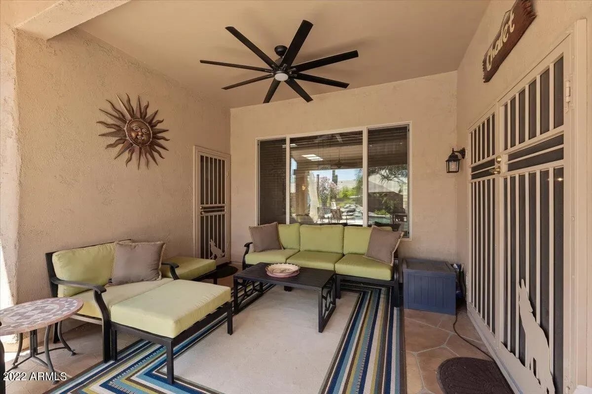 8256 S BLUFF SPRINGS Ct