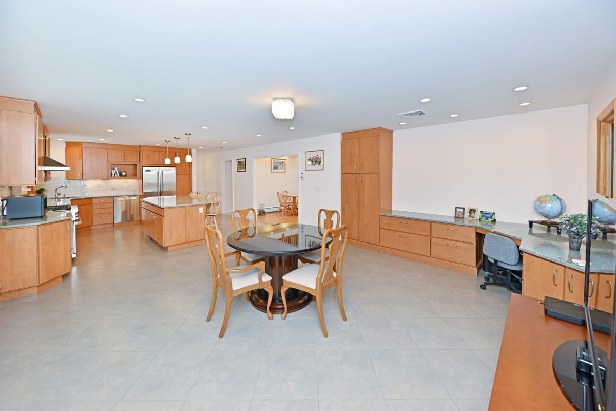 23 Spruce Pl