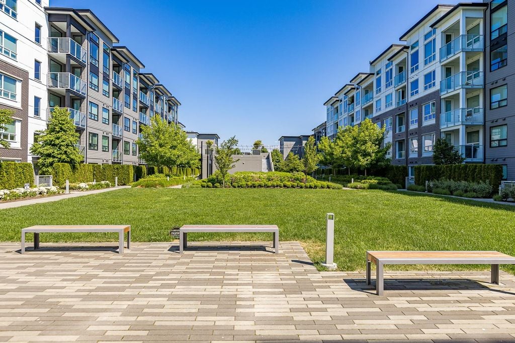 9233 Odlin Rd, #120