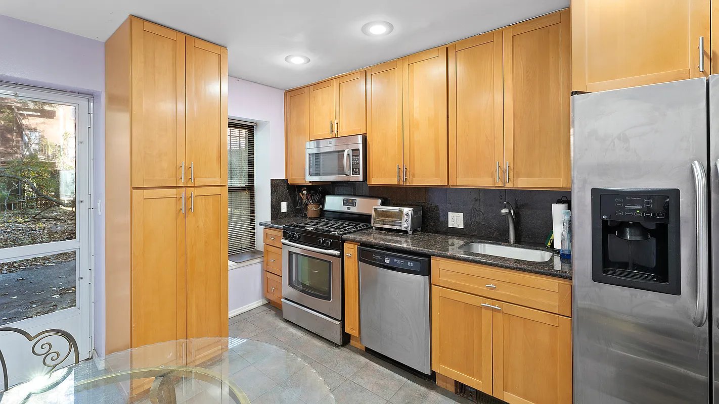253 W 134th St