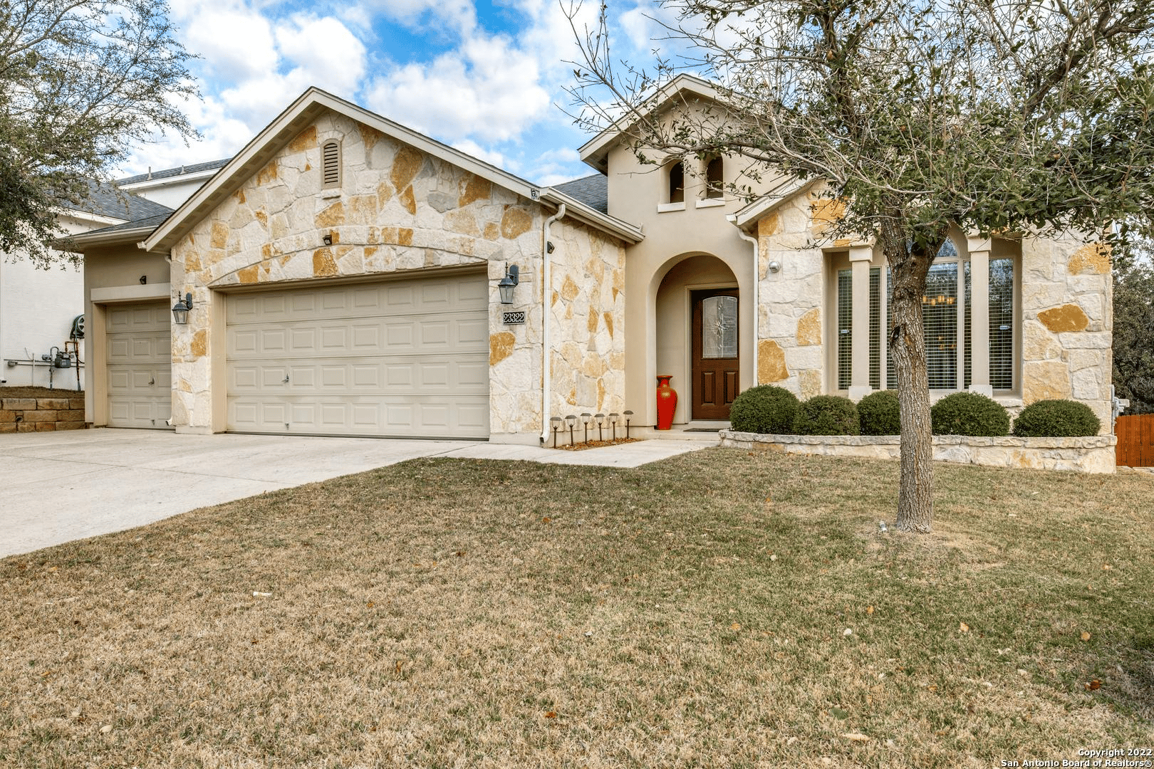 23322 Woodlawn Ridge