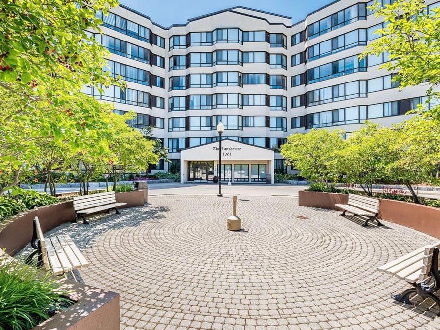 1001 Cedarglen Gate #522