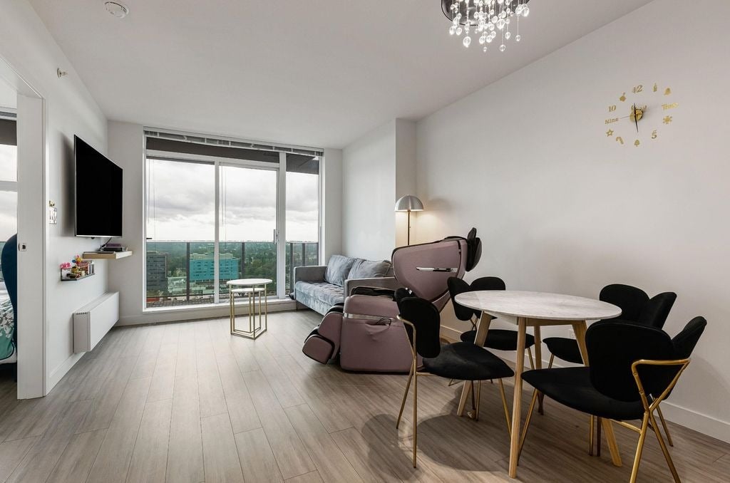 13655 Fraser Hwy, #1811