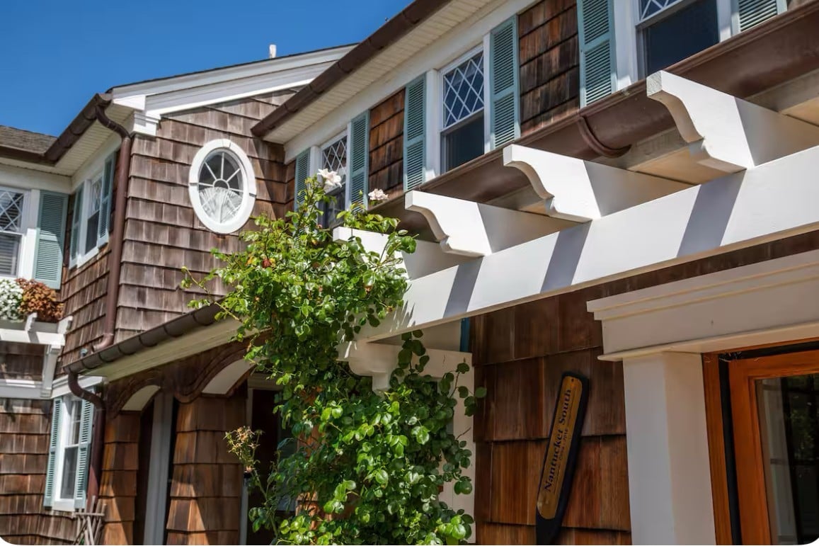 #1098 Beautiful Bayfront with Pool