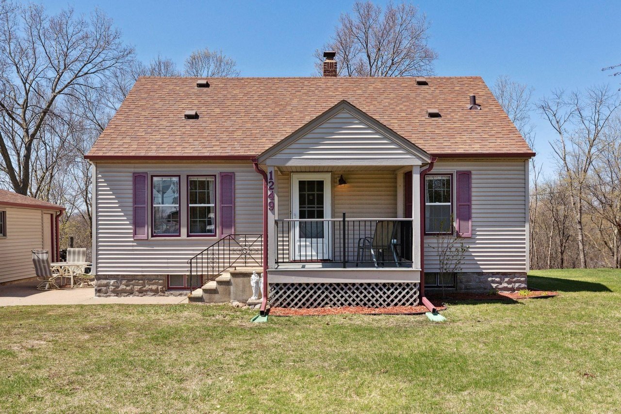 1249 Summit Ave