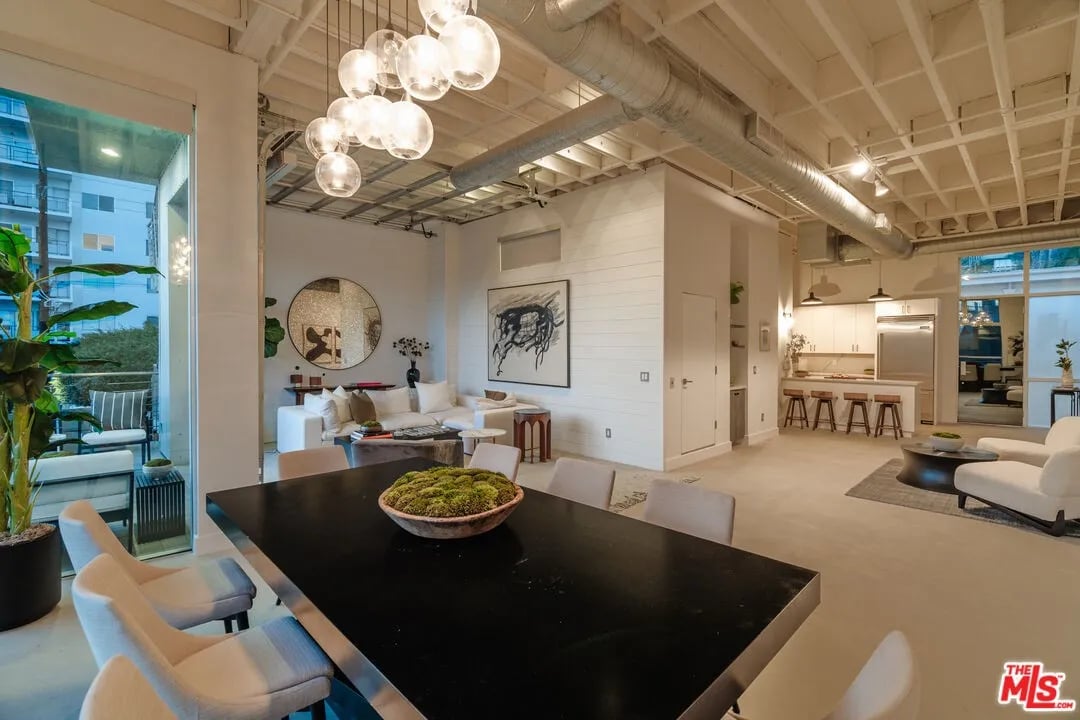 1152 N La Cienega Blvd #301