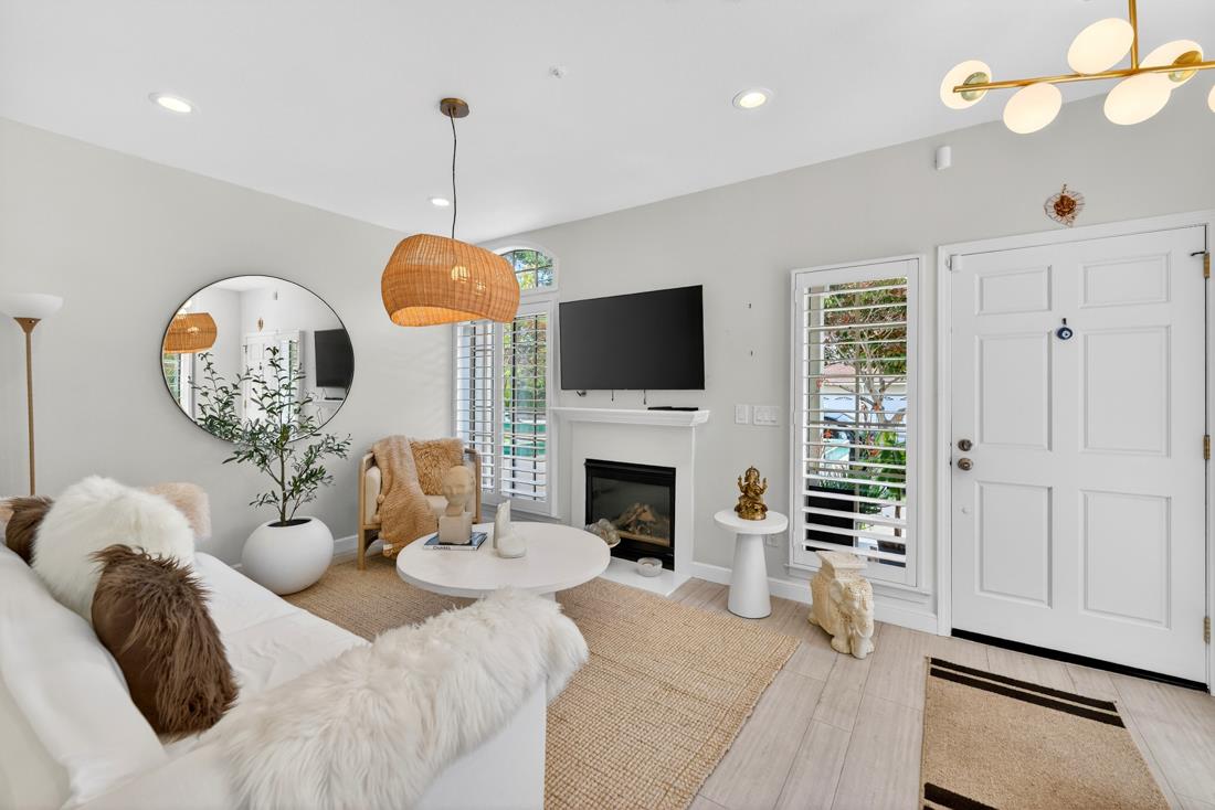 701 Woodside Way, #A