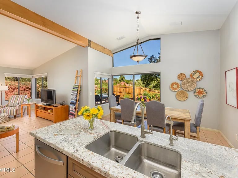 2272 ROADRUNNER Road, Sedona