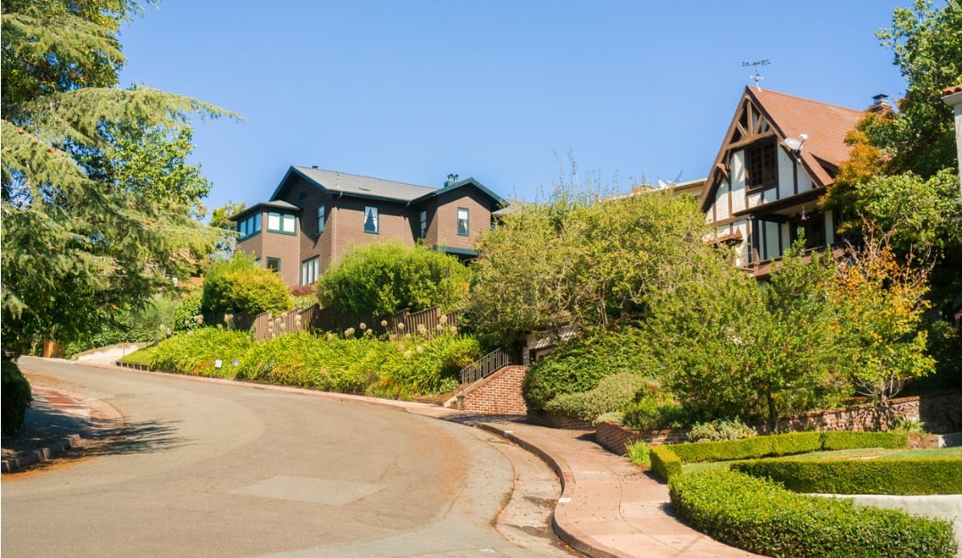 Buying a Home on a Steep Hill: Safety, Drainage, Insurance & Resale Considerations