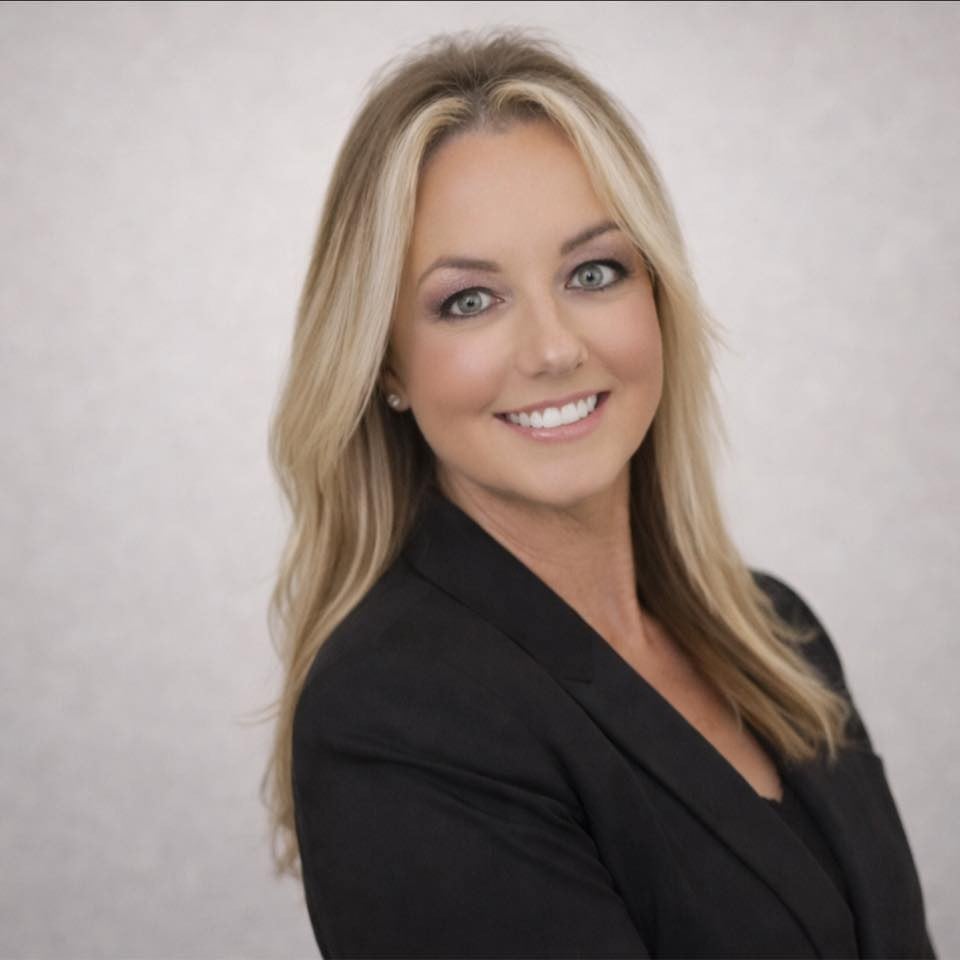Carri Metzger Punta Gorda, FL Real Estate Agent Headshot