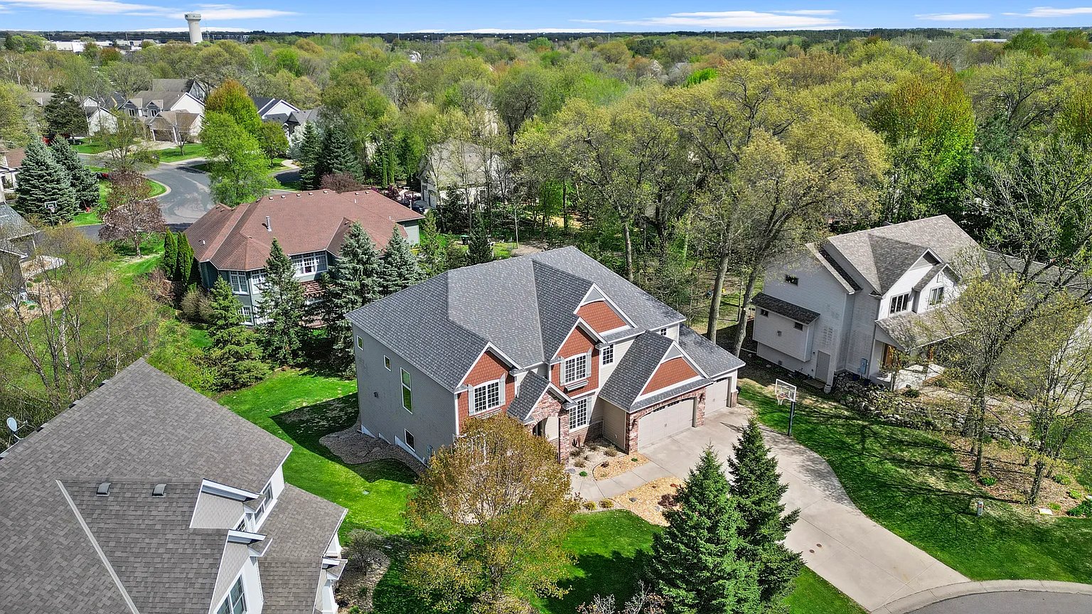 Hanson-Built Model Home on Quiet Cul-De-Sac