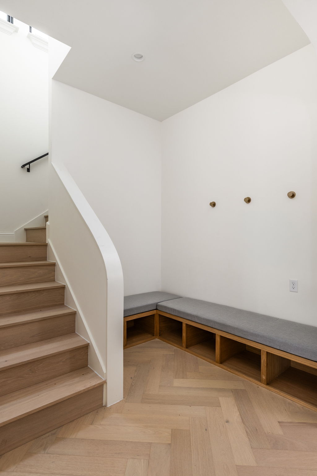 1208 Brentwood St