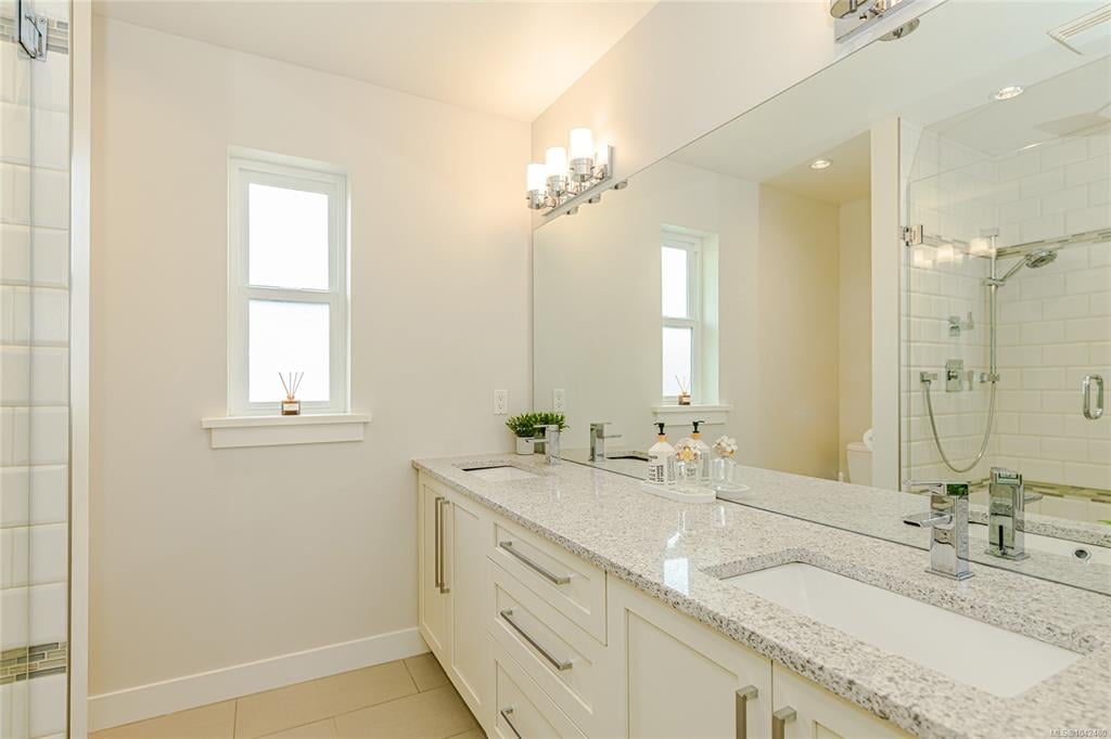 2922 Burlington Cres