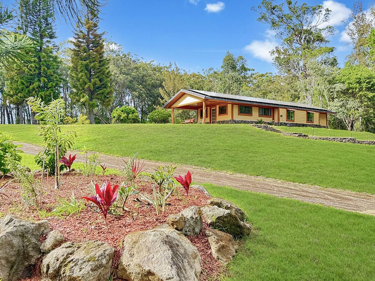 WAIMEA COUNTRY ESTATE - BIG ISLAND - 40 ACRES 