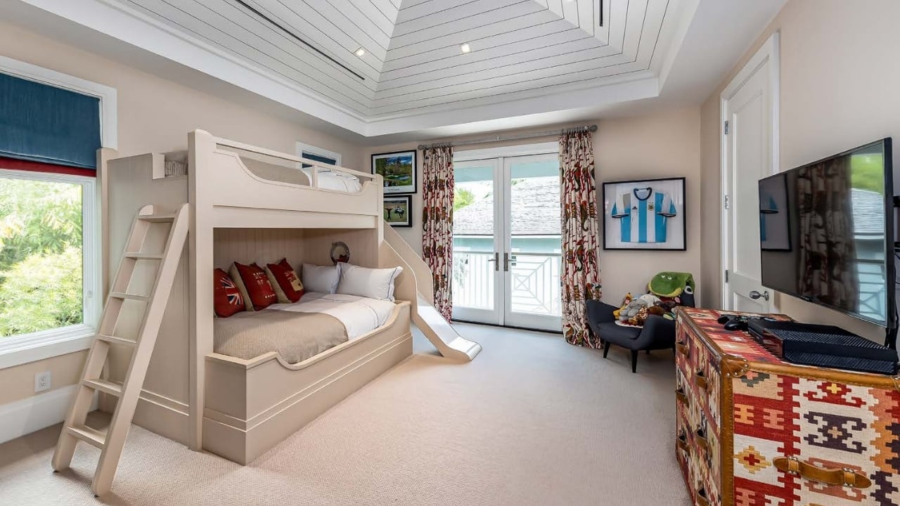 5 Oceans Beachfront Estate