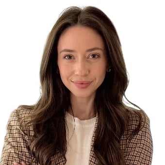 Liza Calzoni Studio City, CA Real Estate Agent Headshot